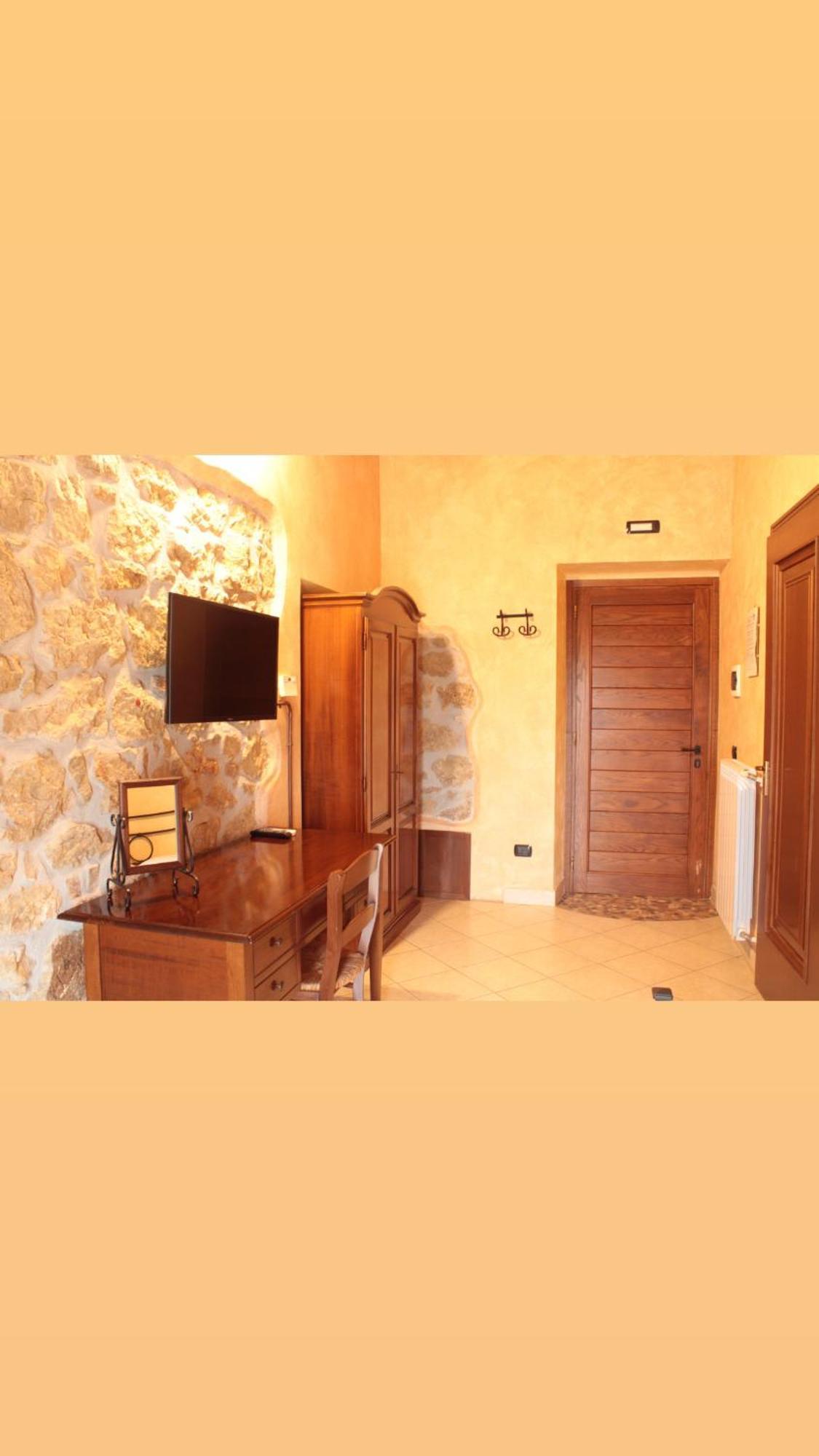 Vila La Fattoria Di Carlotta Maenza Exteriér fotografie