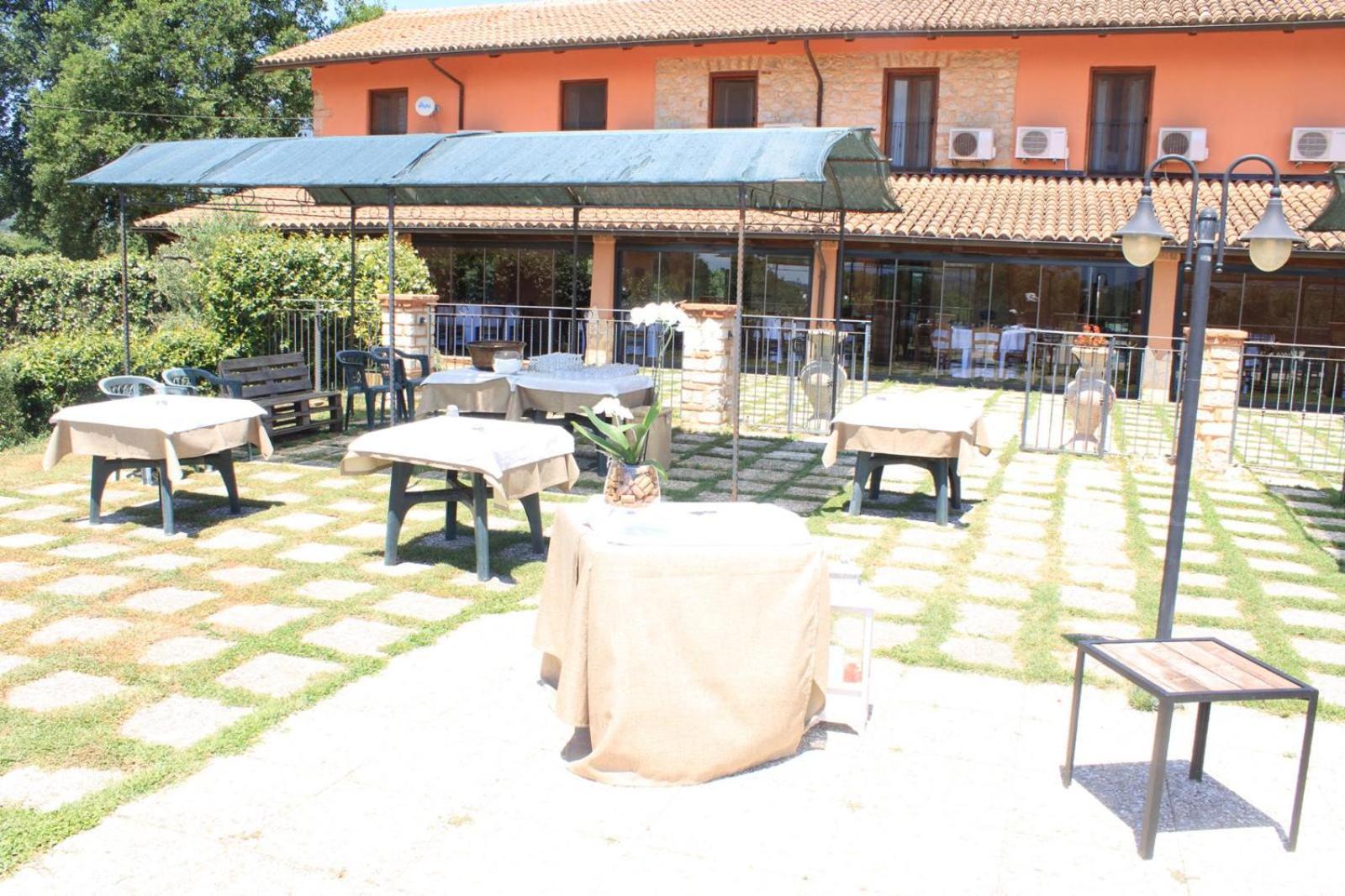 Vila La Fattoria Di Carlotta Maenza Exteriér fotografie